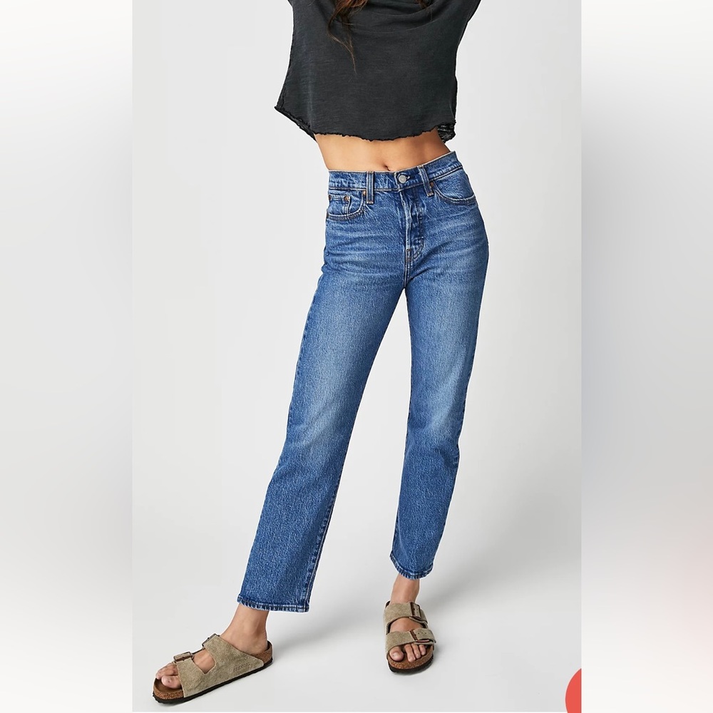 LEVI’S NWT Wedgie Straight jeans, size 25